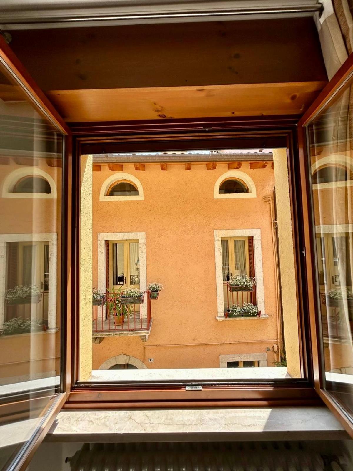 B&B Al Vittoriale Da Maja Gardone Riviera Exterior foto